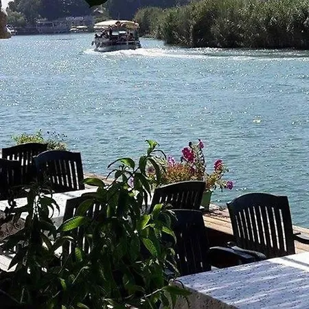 Zakkum Hotel *